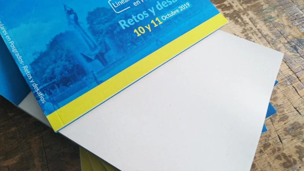 Miniblock de notas con secciones para escribir