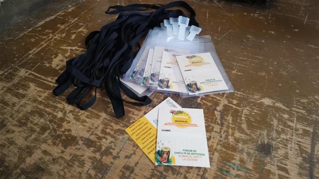 Carné o tarjeta de control alimentario con porta escarapela