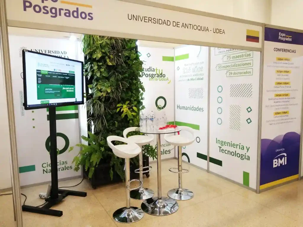 Producción e instalación de stand postgrado UDEA