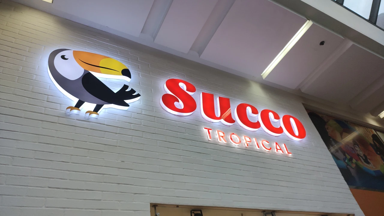 letrasluminosas succotropical